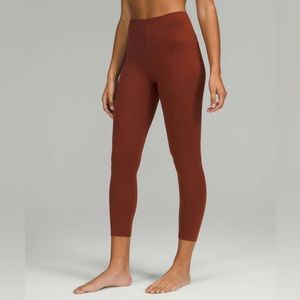 Lululemon Instill High-Rise Tight 25"
Date Brown